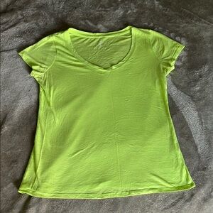 New York & Company Green Fitted Short Sleeve T-Shirt